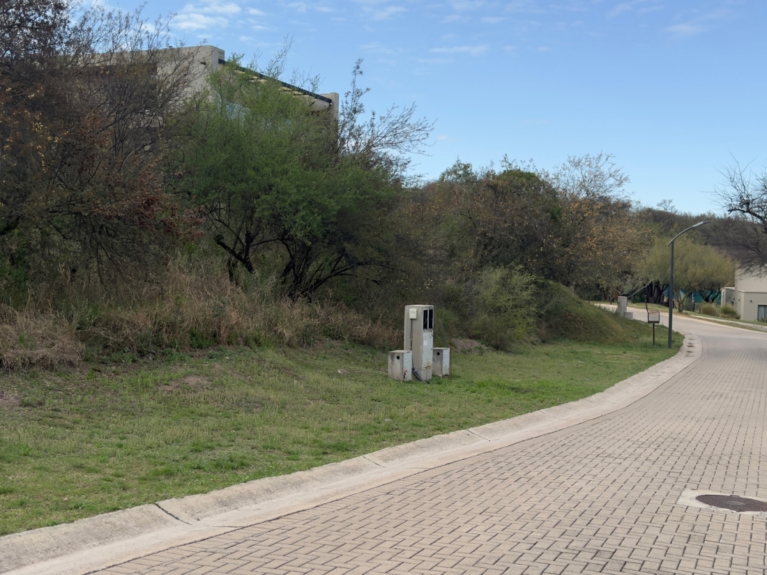 TERRENO EN VENTA EN LA DESEADA COUNTRY, LA CALERA | 1008 m�
