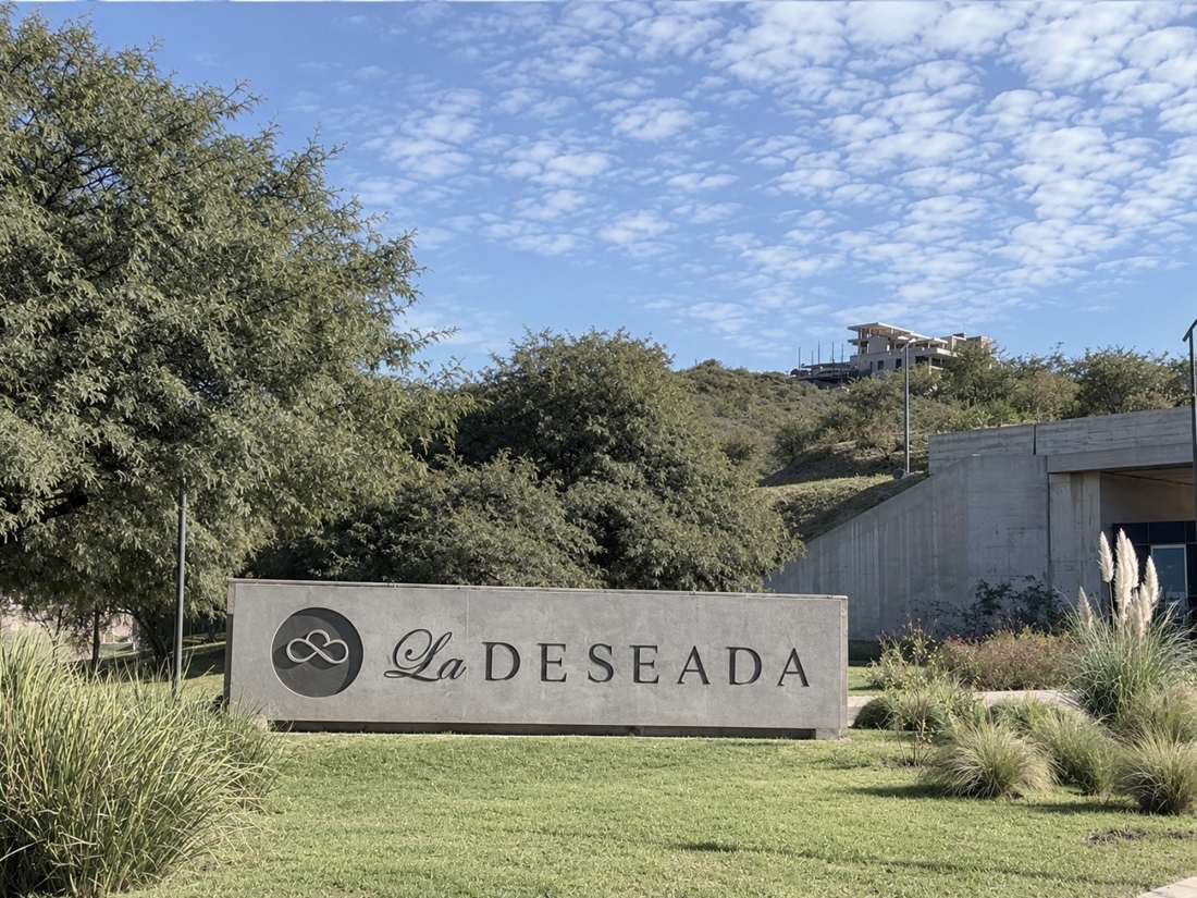 TERRENO EN VENTA EN LA DESEADA COUNTRY, LA CALERA | 1008 m�