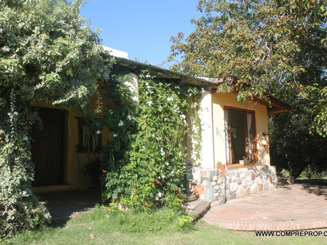 VENTA COMPLEJO TUR�STICO EN LOS MOLLES- VILLA LAS ROSAS-TRASLASIERRA 