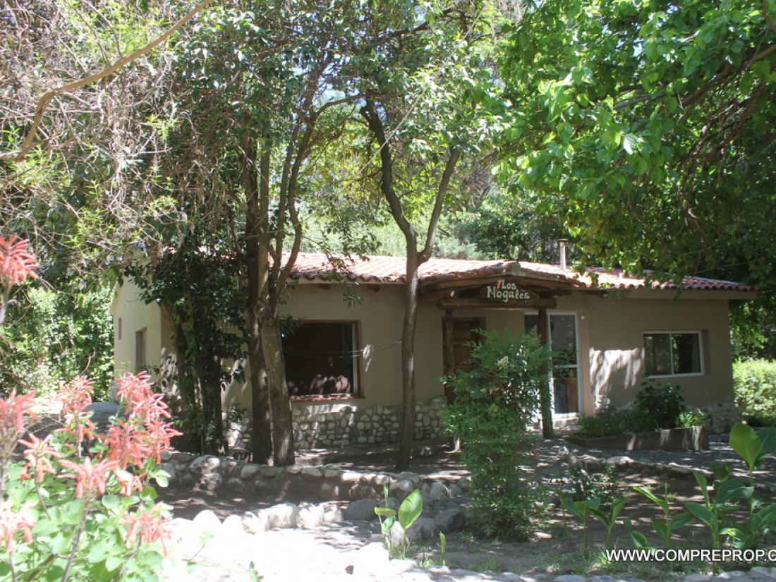 VENTA COMPLEJO TUR�STICO EN LOS MOLLES- VILLA LAS ROSAS-TRASLASIERRA 