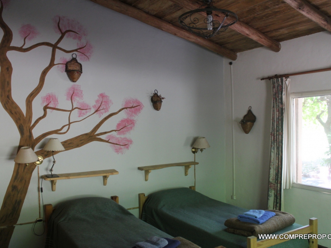 VENTA COMPLEJO TUR�STICO EN LOS MOLLES- VILLA LAS ROSAS-TRASLASIERRA 